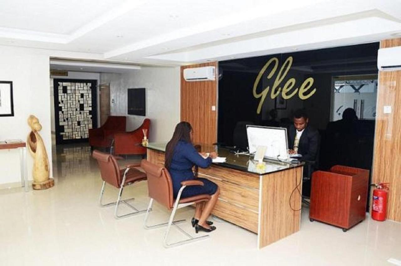 Glee Hotel Aliayabiagba Exteriör bild