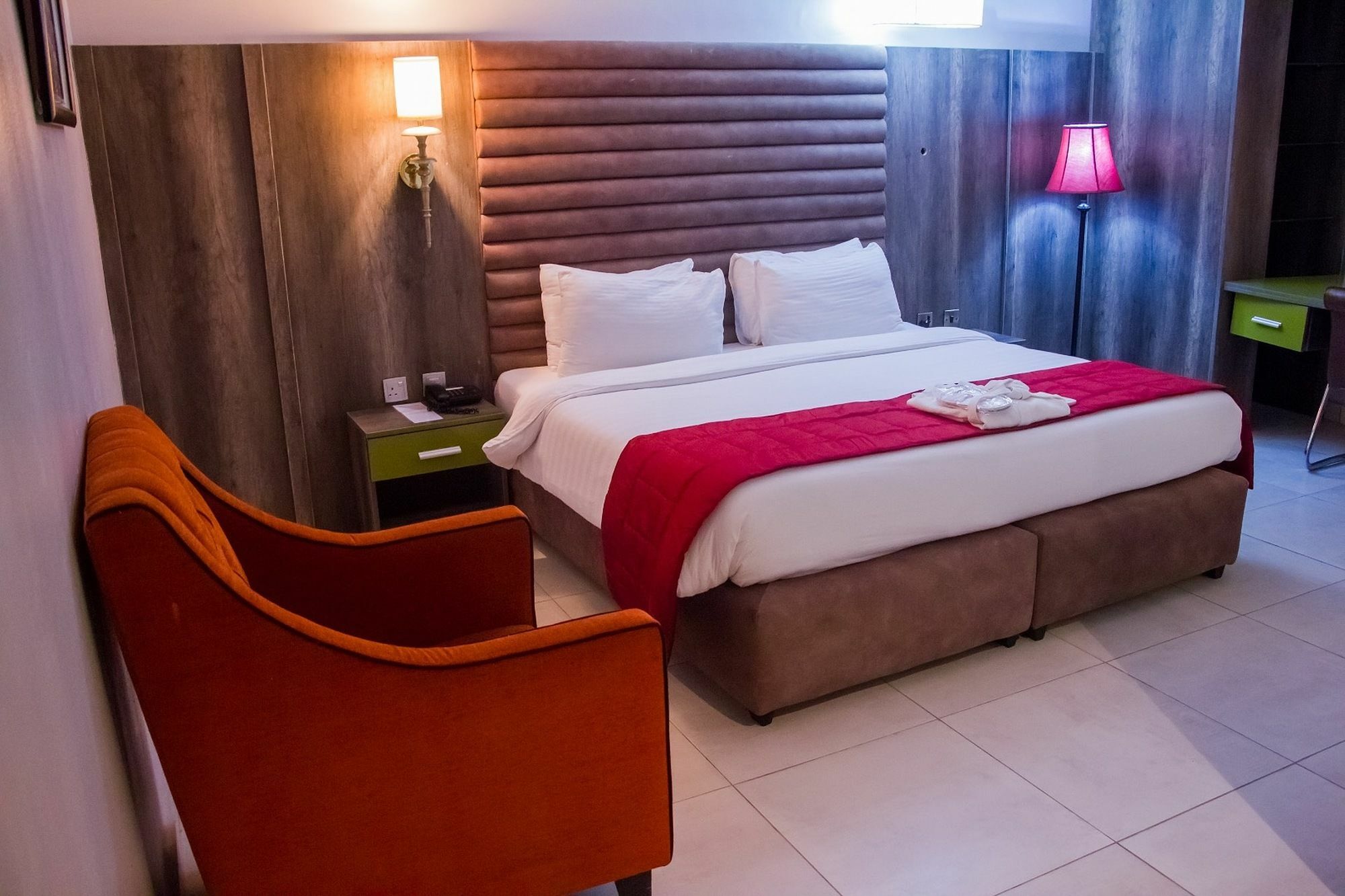 Glee Hotel Aliayabiagba Exteriör bild