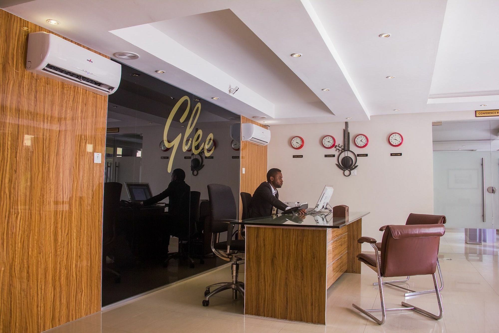 Glee Hotel Aliayabiagba Exteriör bild